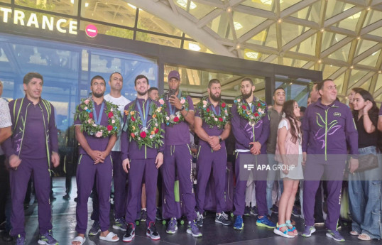 Azerbaijan's President Ilham Aliyev rewards Olympic medalists