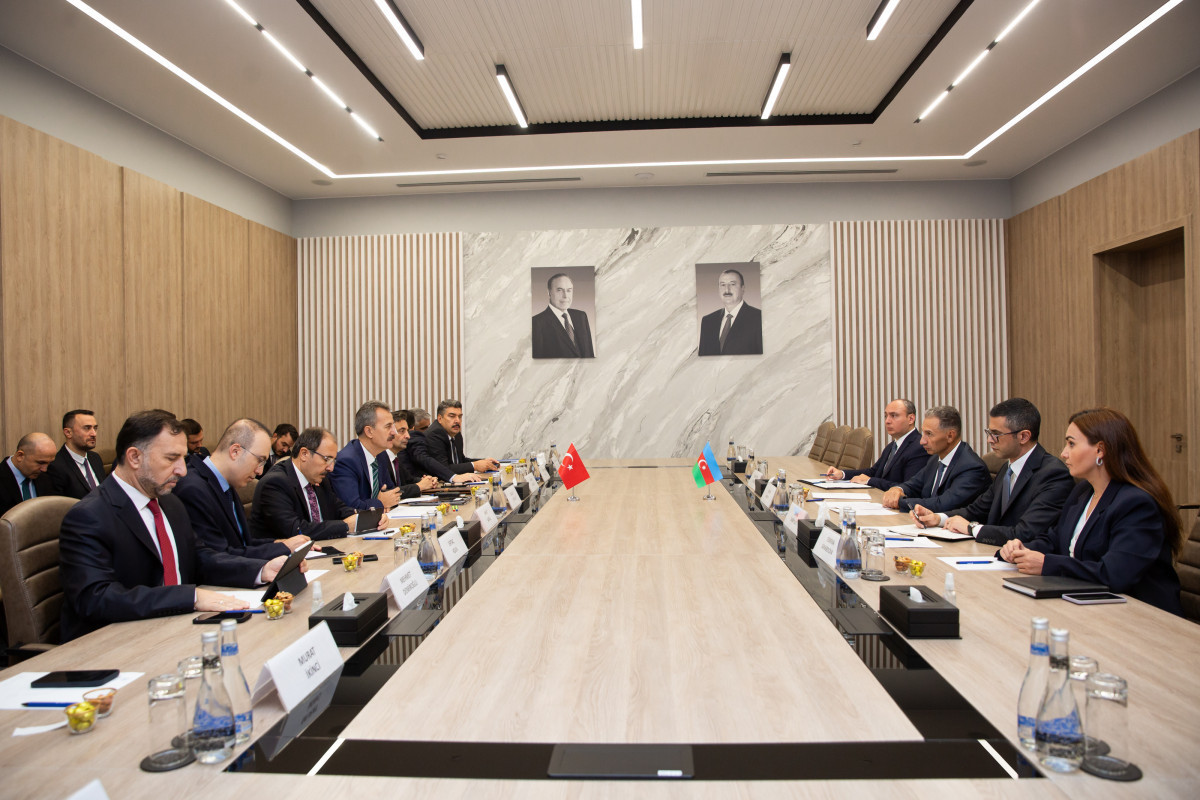 Azerbaijan’s digital development minister met with President of Secretariat of Defense Industries of Türkiye