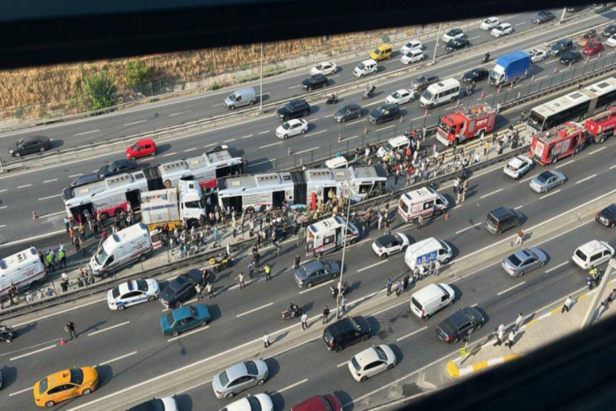 Metrobus accident in Istanbul kills 1, injures 35, disrupts service