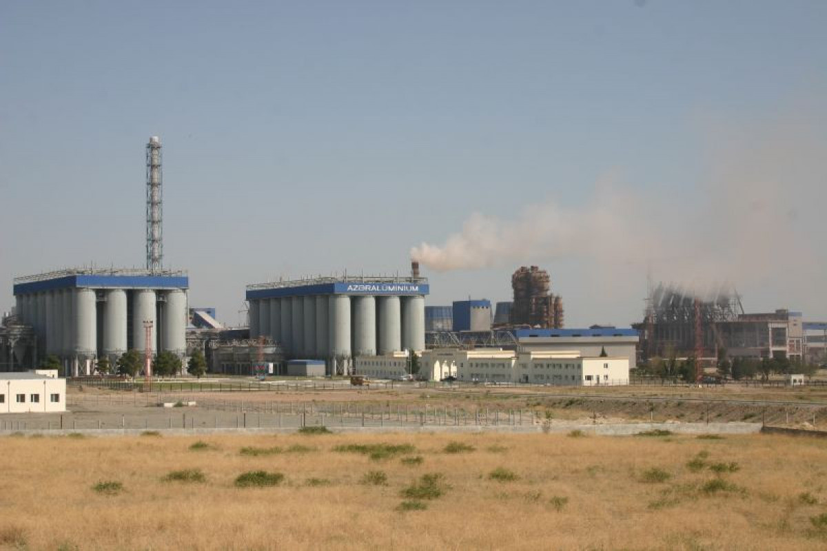 Armed man take people hostage in factory in Türkiye