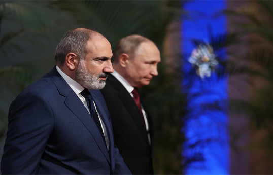 Nikol Pashinyan, Vladimir Putin