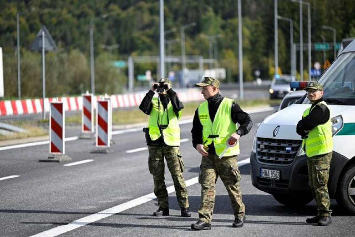 Poland extends border controls with Slovakia to stem illegal migration