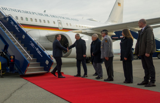 German Minister of Defense visits Kosovo