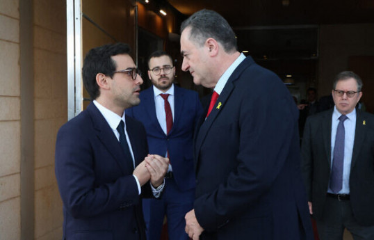 Top diplomats of France and Israel meet