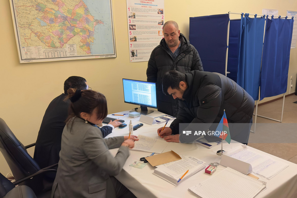 Up to 80% of voters used their right to vote in Azerbaijani Consulate General in St. Petersburg -PHOTO 