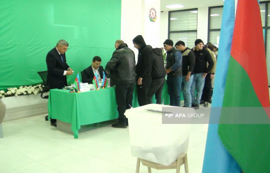 Azerbaijan discloses constituencies with highest and lowest voter turnout in snap presidential elections as of 15:00