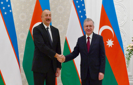 Uzbek President congratulates his Azerbaijani counterpart