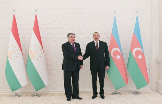 Tajik President makes phone call to Azerbaijani President