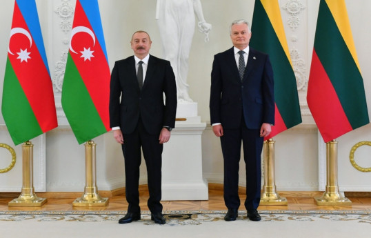 Lithuanian President congratulates President Ilham Aliyev on his victory in election