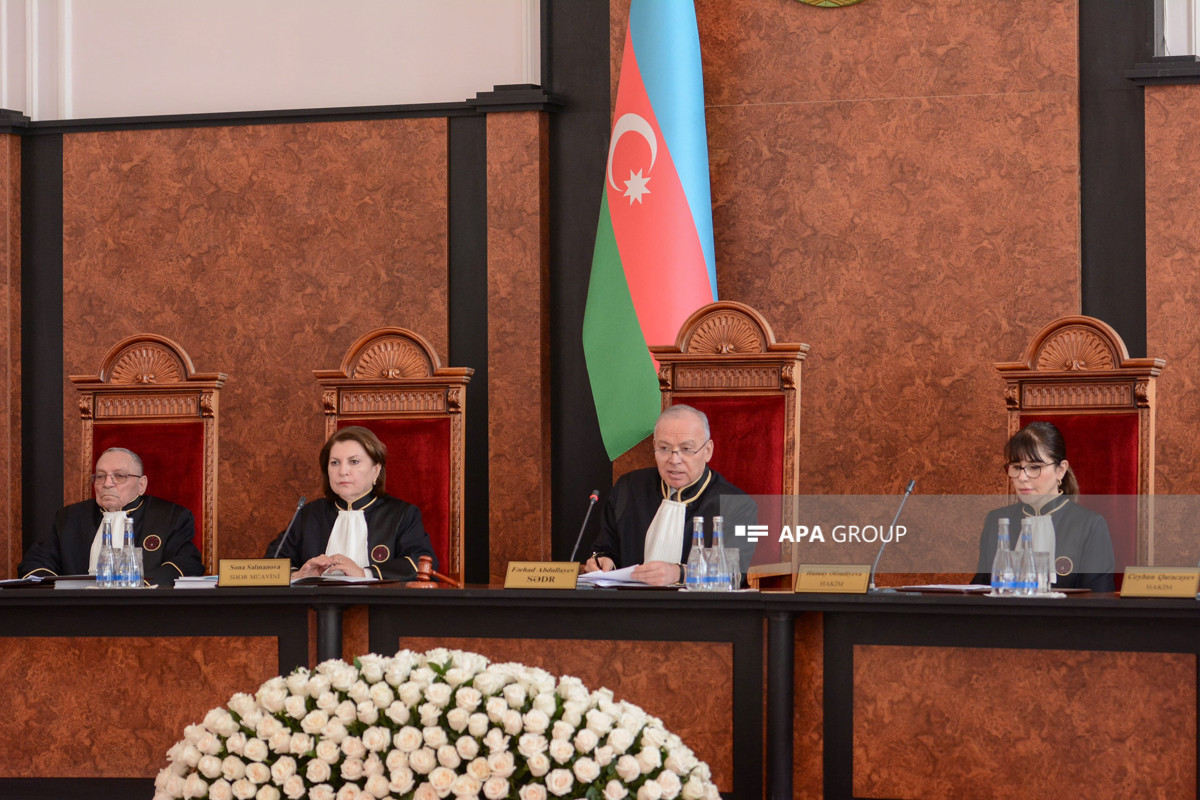 Meeting of Plenum of Constitutional Court of Azerbaijan heard CEC Chairman's report on presidential elections, judges go to deliberation-PHOTO 