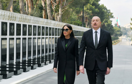 President Ilham Aliyev and first lady Mehriban Aliyeva paid tribute to Azerbaijani martyrs-UPDATED 