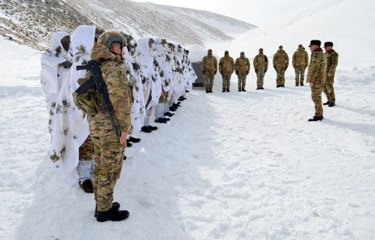 Chief of the General Staff of Azerbaijan Army watched the training of commandos in the mountainous terrain and severe winter conditions