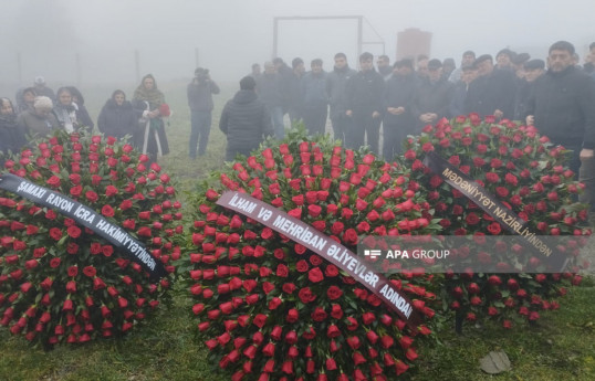 Azerbaijan's President, First Lady send wreath to People's Writer Movlud Suleymanli's burial ceremony