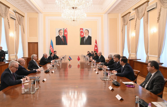 Azerbaijani PM meets with Speaker of Turkish Parlament