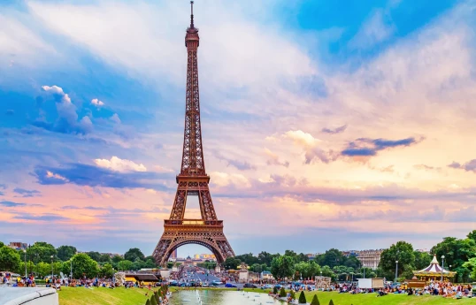 Eiffel Tower operator says strike by staff has ended, site to reopen on Sunday