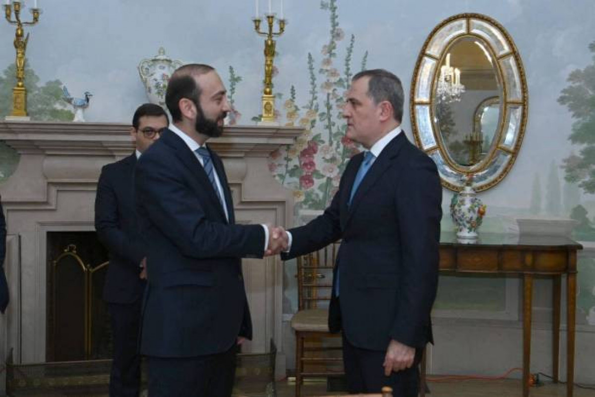 Ararat Mirzoyan, Minister of Foreign Affairs of Armenia and Jeyhun Bayramov, Minister of Foreign Affairs of Azerbaijan