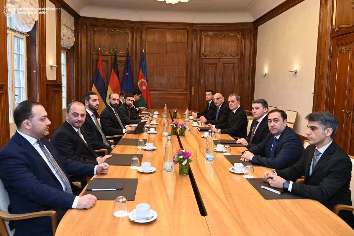 Meeting of Azerbaijani, Armenian FMs kicks off-<span class="red_color">PHOTO-<span class="red_color">UPDATED