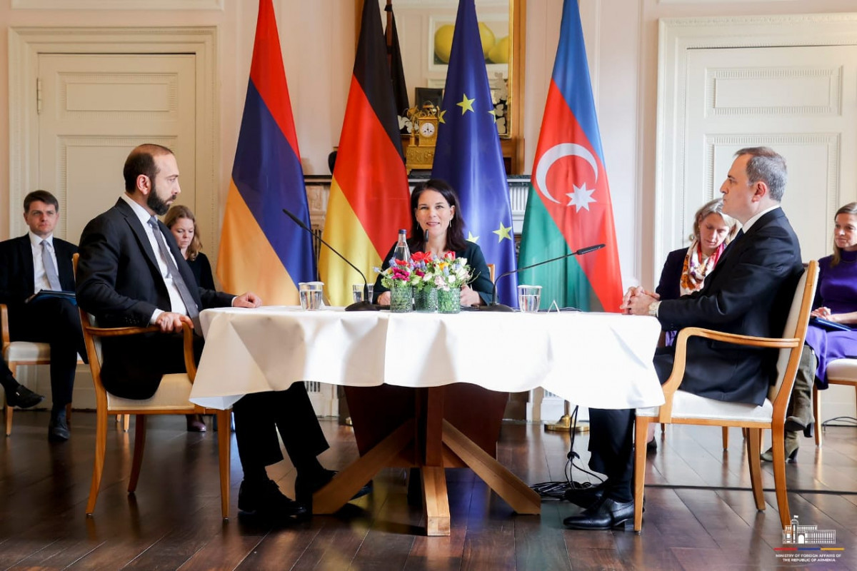 Meeting of Azerbaijani, Armenian FMs continues in tripartite format-PHOTO -UPDATED-1 