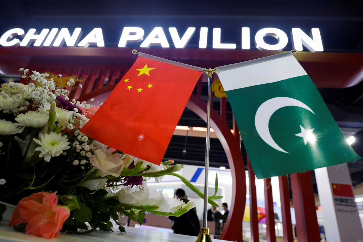 China rolls over $2 billion loan to Pakistan, finance minister says