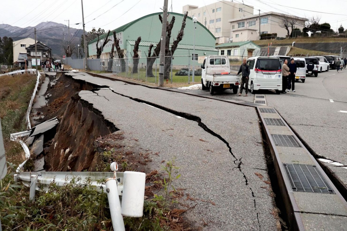 Japan faces 'battle against time' to rescue New Year's Day quake survivors