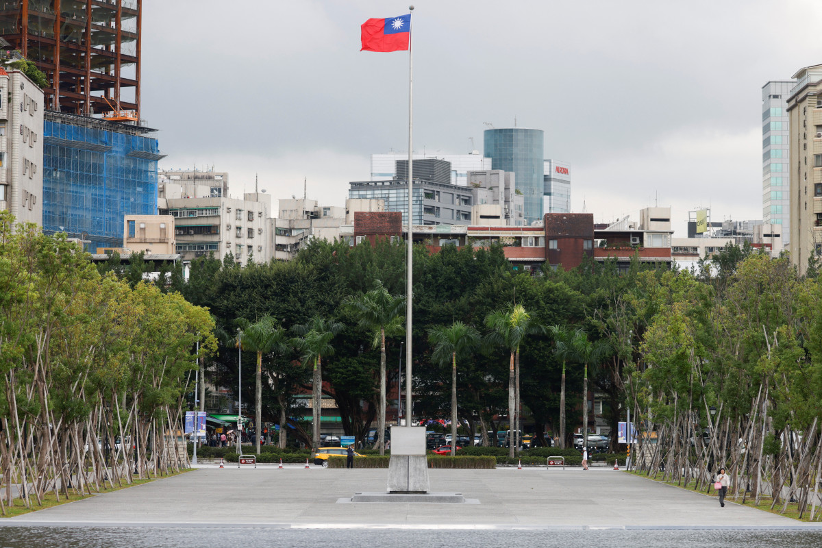 China calls on Taiwan