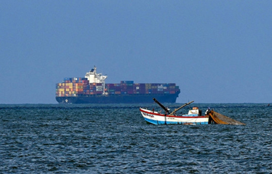 US warns Houthis to cease attacks on Red Sea vessels or face potential military action