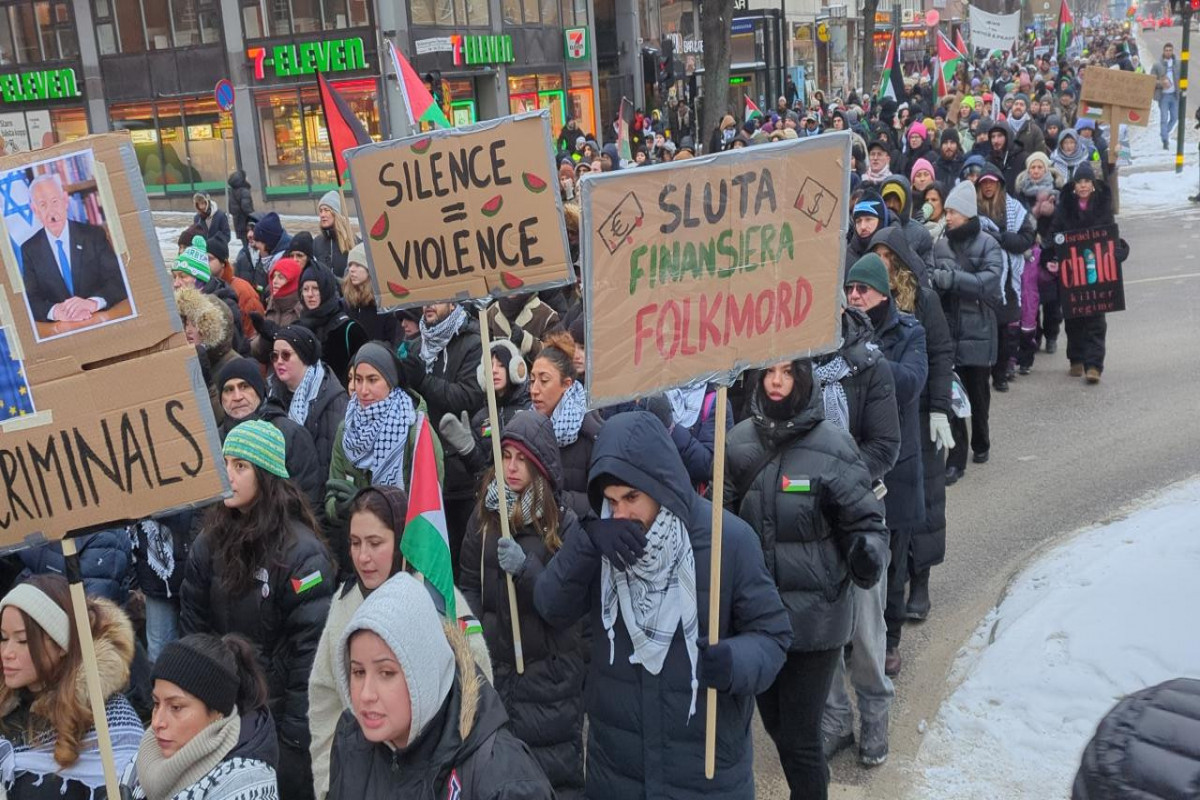 Israeli attacks on Gaza were protested in front of US Embassy in Sweden