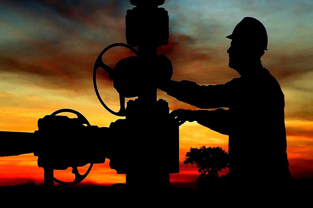 Azerbaijan exports 80-85 % of produced oil and 30-40 % of gas products