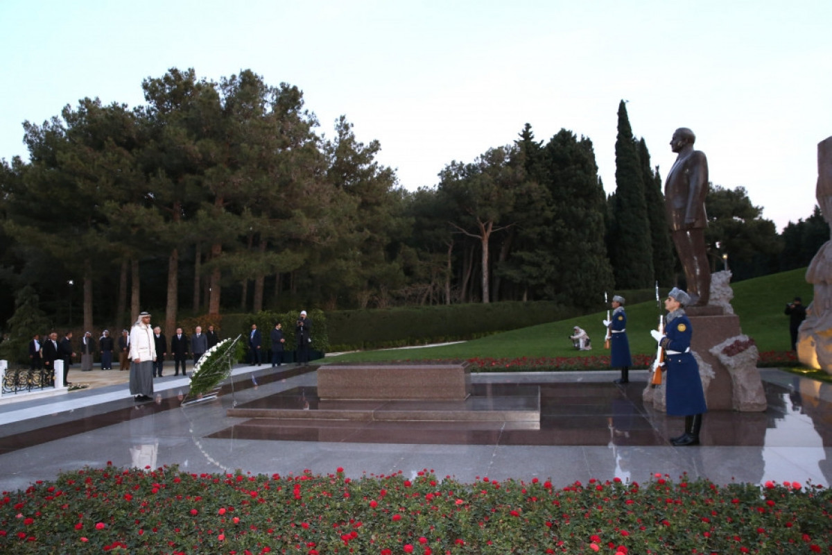 President of United Arab Emirates pays respect to Azerbaijani martyrs - UPDATED 
