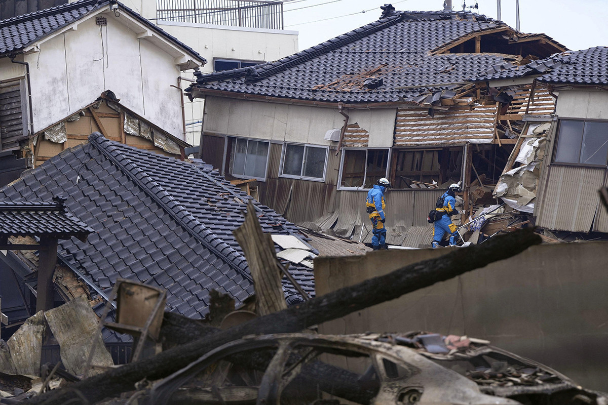 Central Japan quake death toll tops 200