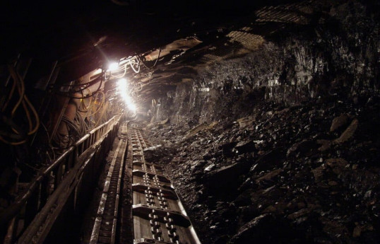 China coal mine accident kills at least 10, prompts safety checks
