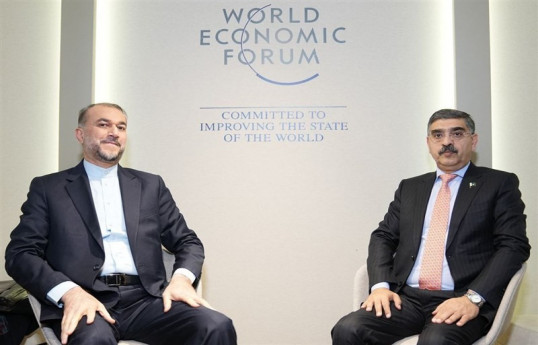 Iranian Foreign Minister Hossein Amirabdollahian and caretaker prime minister of Pakistan Anwaar-ul-Haq Kakar