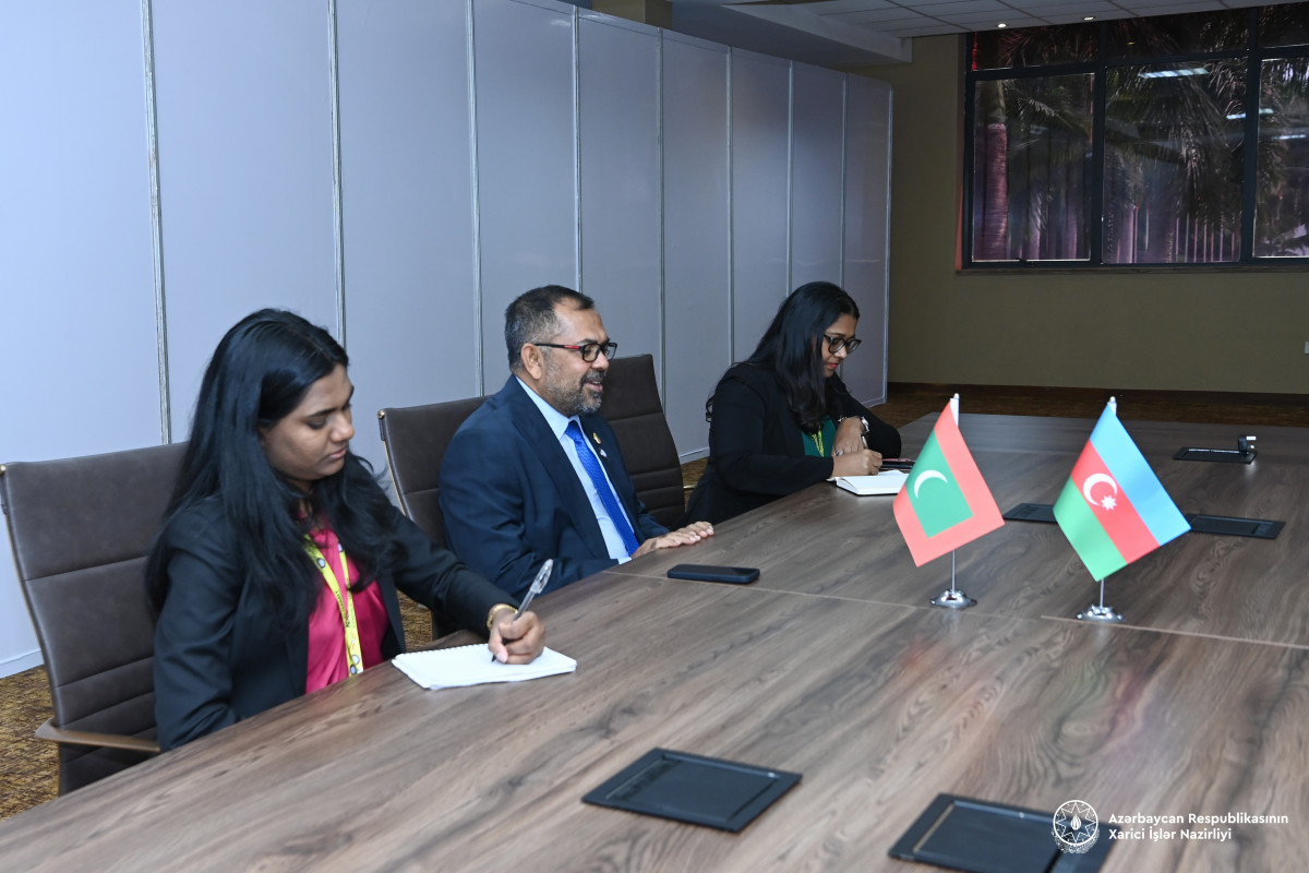Azerbaijani FM meets with his Maldivian counterpart