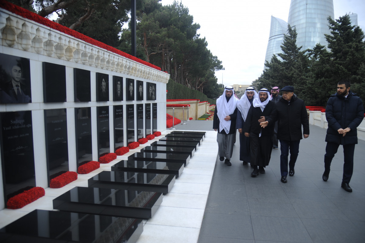 Kuwaiti MPs visited Alley of Martyrs of Azerbaijan