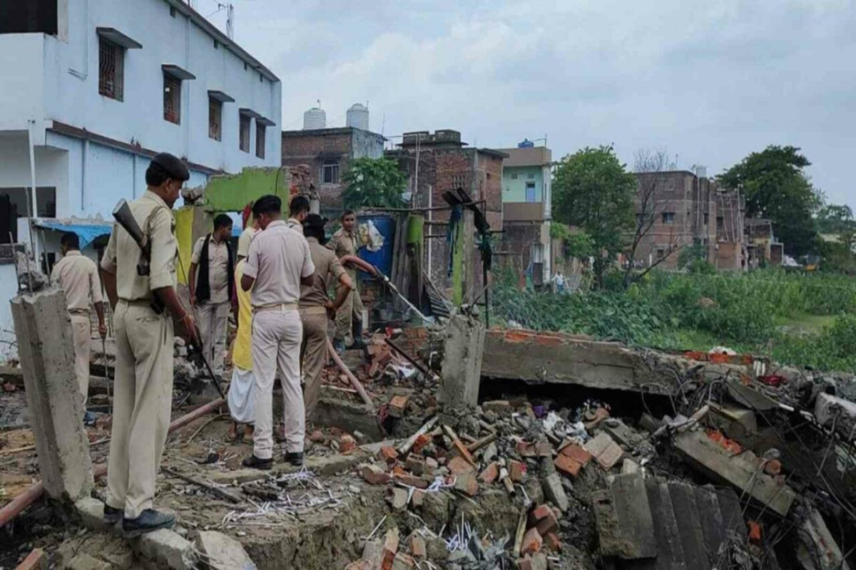 2 children killed in explosion at firecracker store in India
