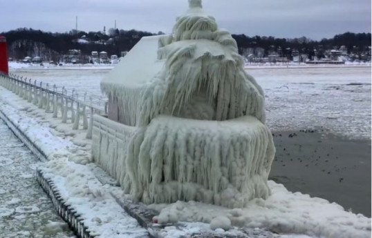 Nearly 90 dead after fierce winter storms strike US