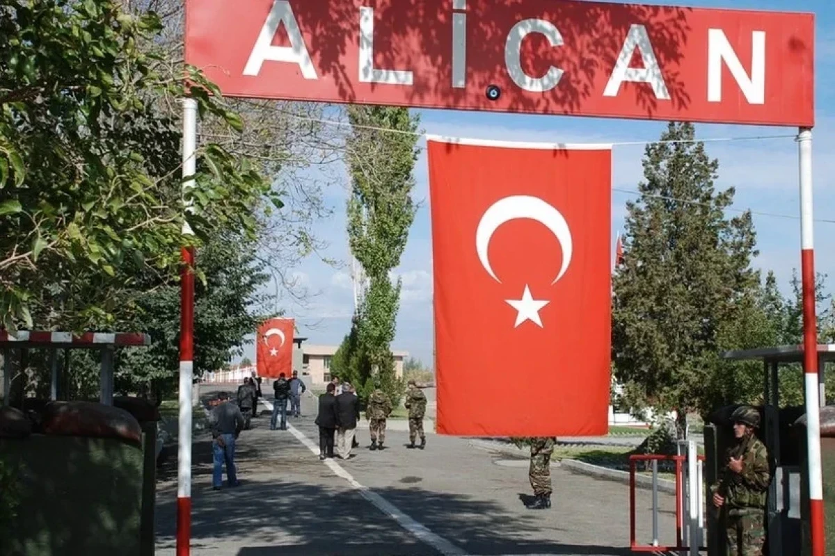 Armenian Foreign Minister says no result in issue of opening border with Türkiye