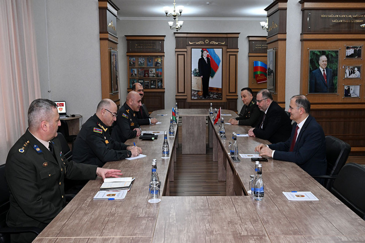 Azerbaijan, Türkiye discuss cooperation in field of military education