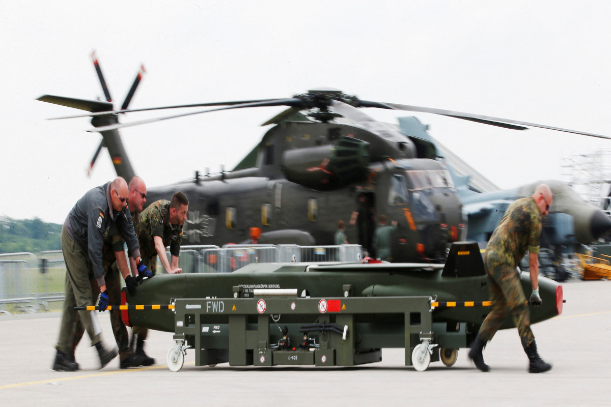 German defence minister: Not aware of cruise-missile swap offer
