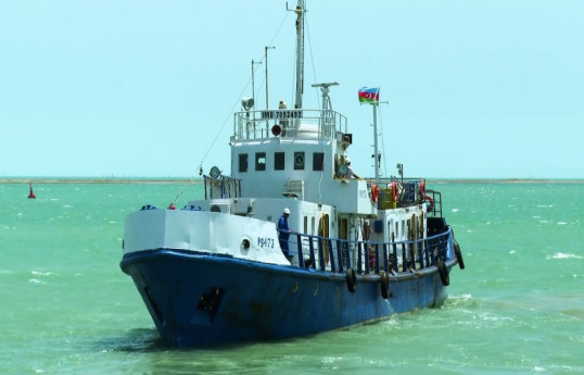 Water leaked into ship in the Caspian Sea, 32 people evacuated