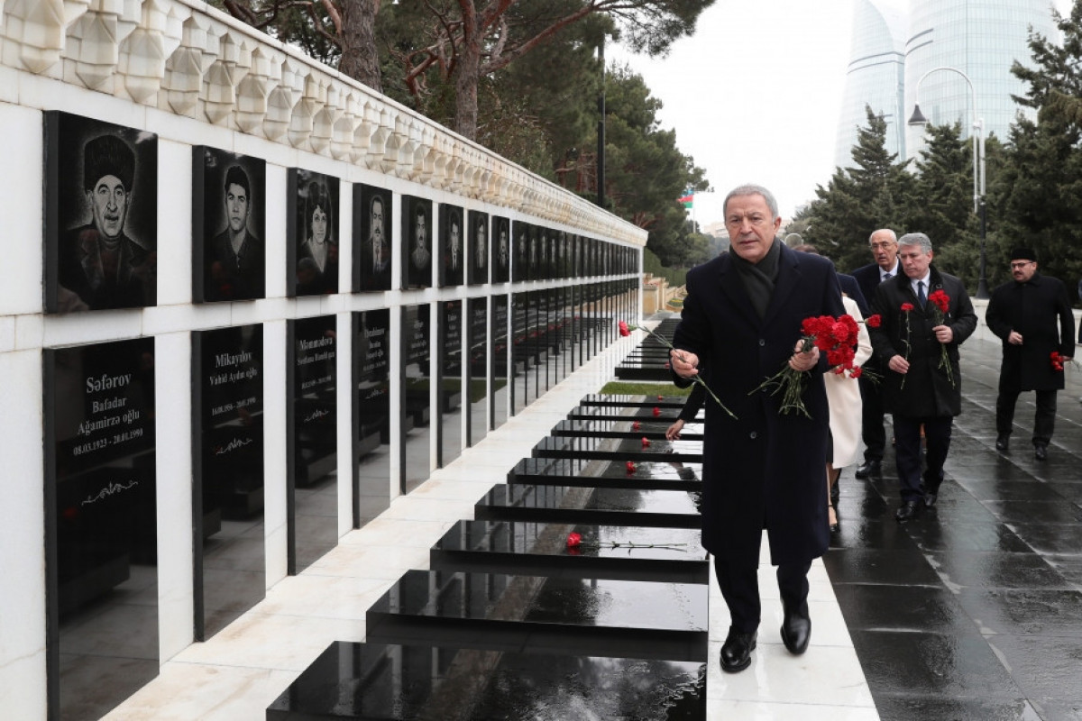 Turkish parliament's defense committee chief pays visit to Azerbaijan -PHOTO 