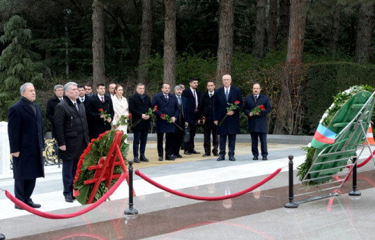 Turkish parliament's defense committee chief pays visit to Azerbaijan -PHOTO 