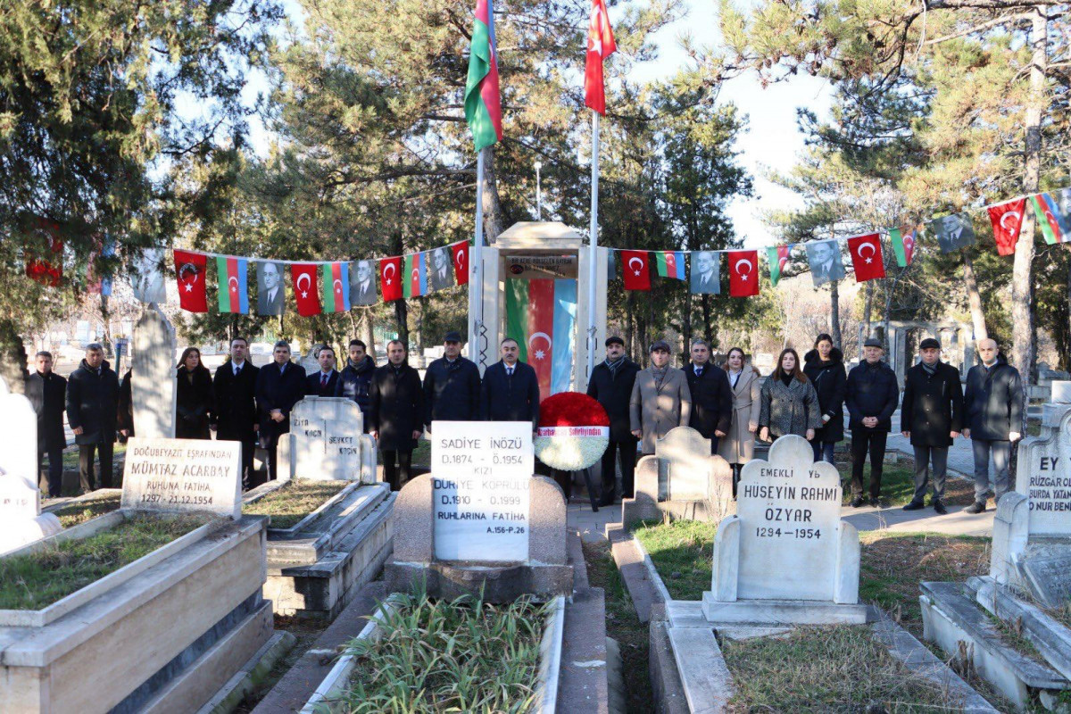 Employees of Azerbaijan's Embassy to Türkiye visited the grave of Mahammad Amin Rasulzade-PHOTO 