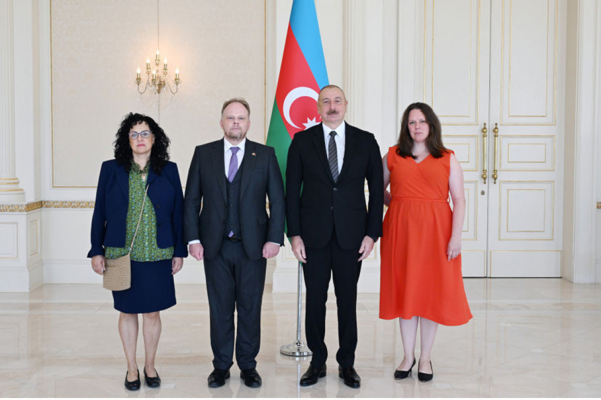 President Ilham Aliyev received credentials of incoming ambassador of Canada-UPDATED 