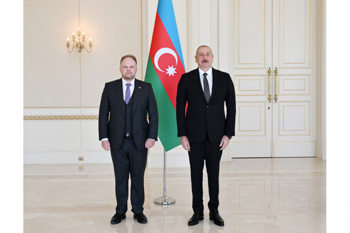 Kevin Hamilton, Ambassador Extraordinary and Plenipotentiary of Canada and Ilham Aliyev, President of the Republic of Azerbaijan