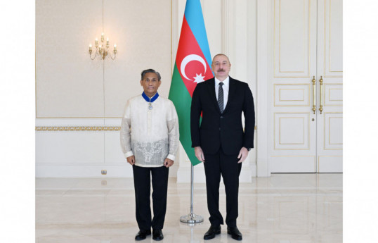 Henry S. Bensurto, Jr., Ambassador Extraordinary and Plenipotentiary of the Republic of the Philippines and Ilham Aliyev, President of the Republic of Azerbaijan