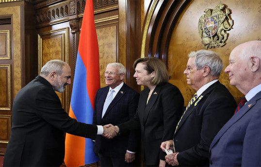 Armenian PM meets with US Congressional delegation