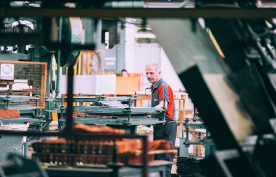 Greece starts six-day working week for some industries to boost economic growth