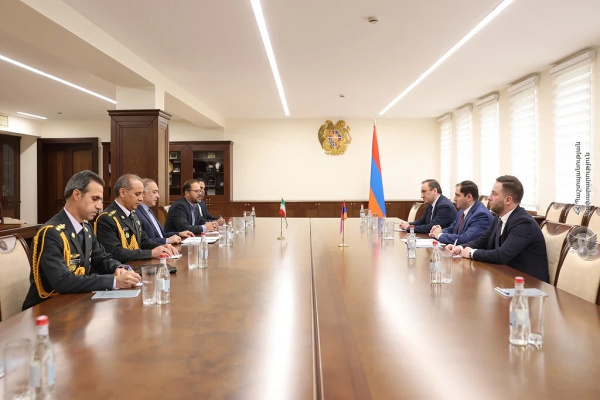 Armenia, Iran discuss defence cooperation