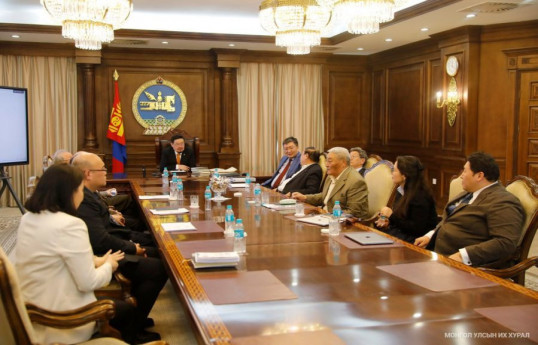 Mongolian parliament approves law on gov't structure